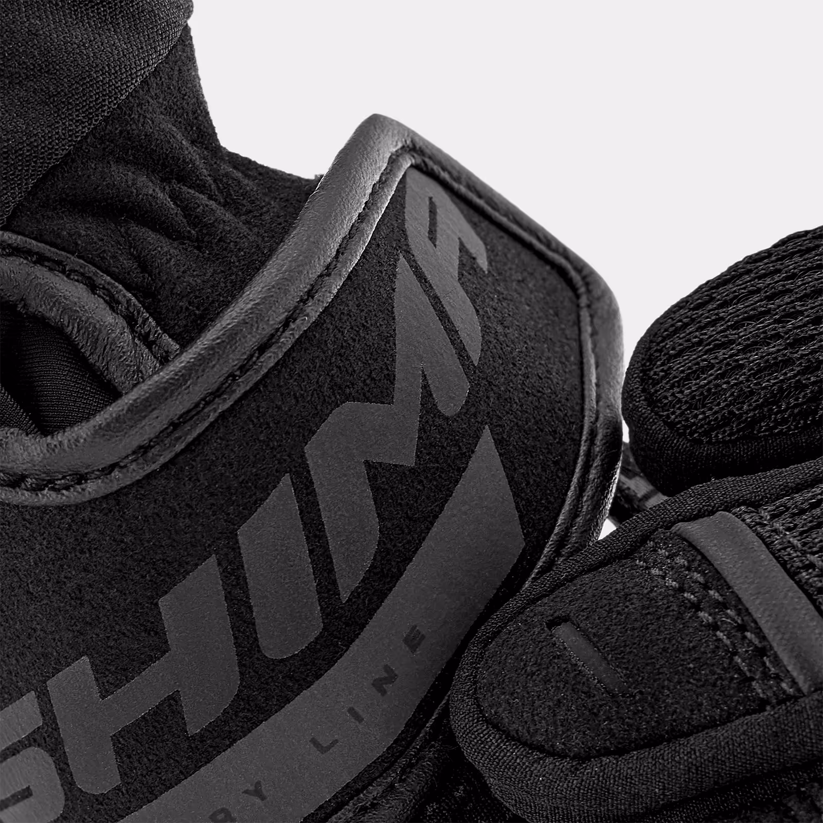 13_SHIMA_STREAM_BLACK_LADY_GLV