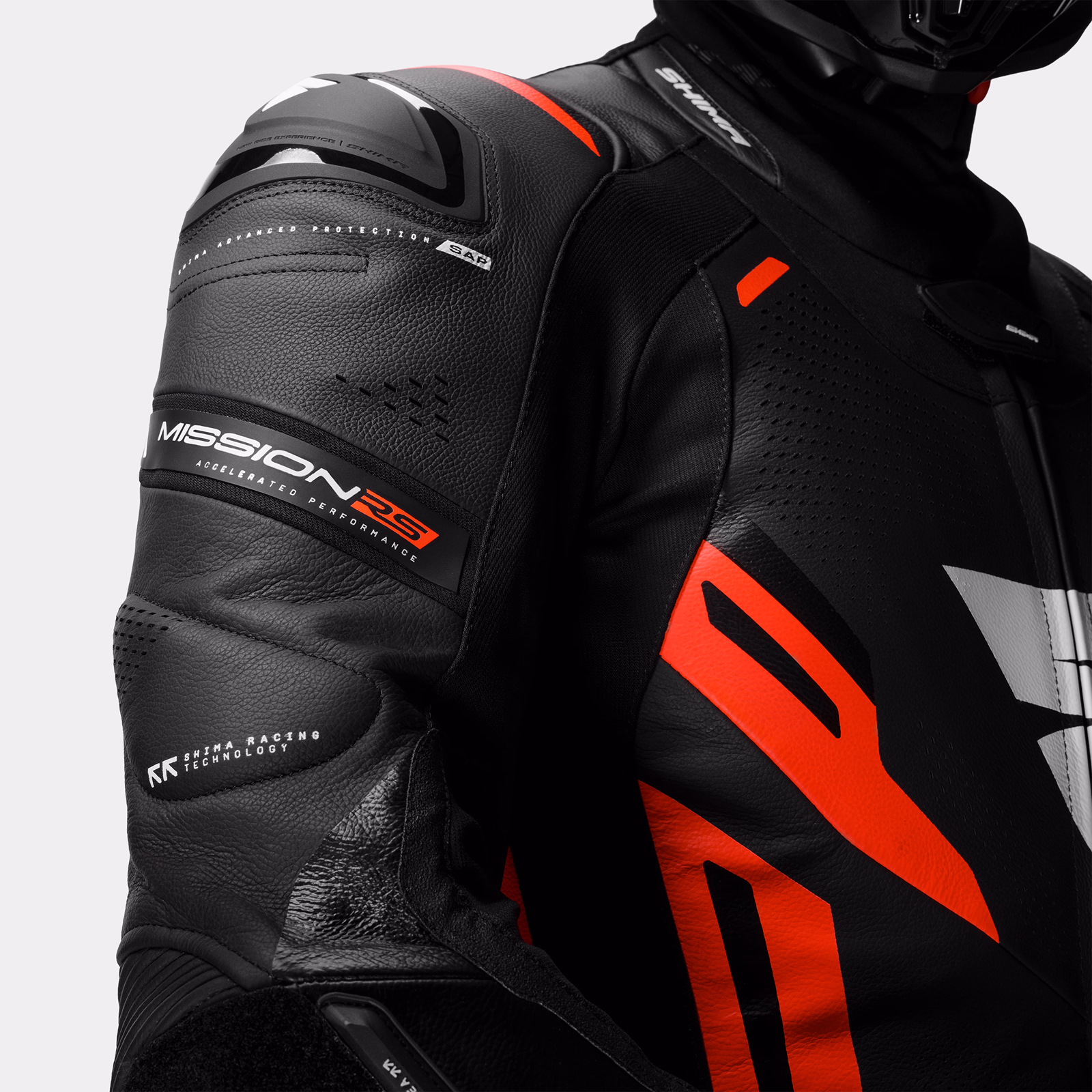07_SHIMA_MISSION RS_SUIT_MEN_BLACK RED