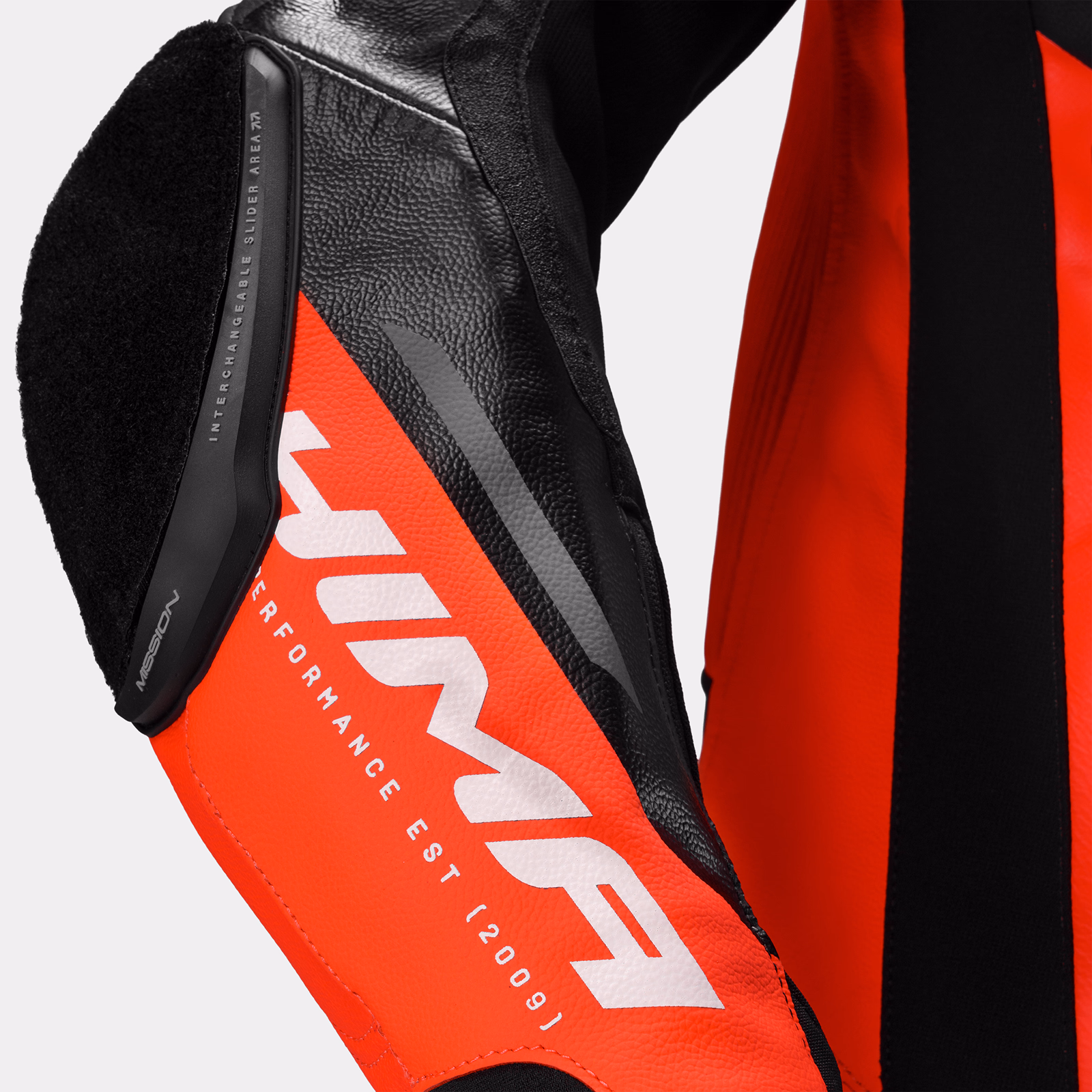 11_SHIMA_MISSION RS_SUIT_MEN_BLACK RED