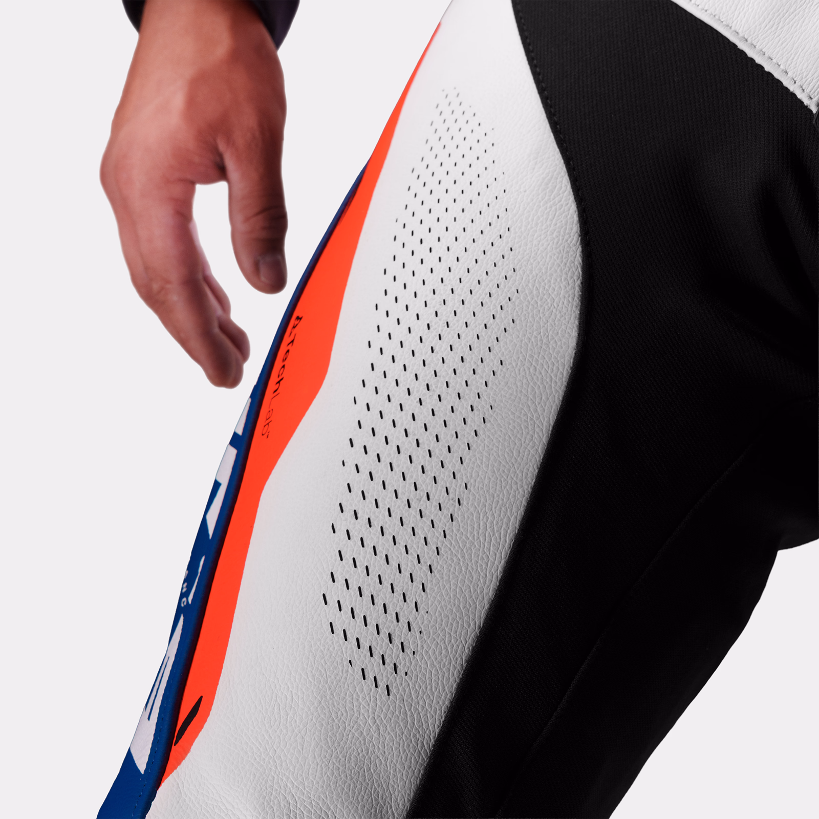 14_SHIMA_MISSION RS_SUIT_MEN_BLUE WHITE RED