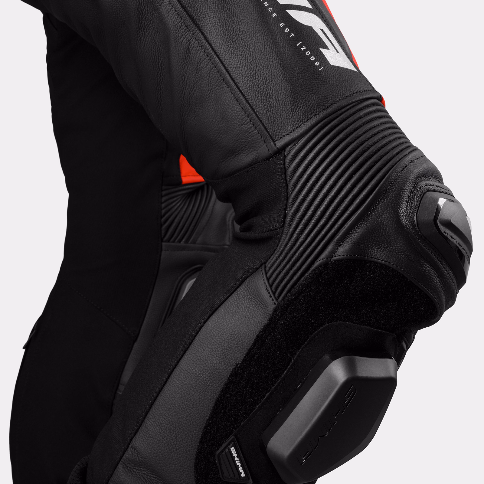 16_SHIMA_MISSION RS_SUIT_MEN_BLACK RED
