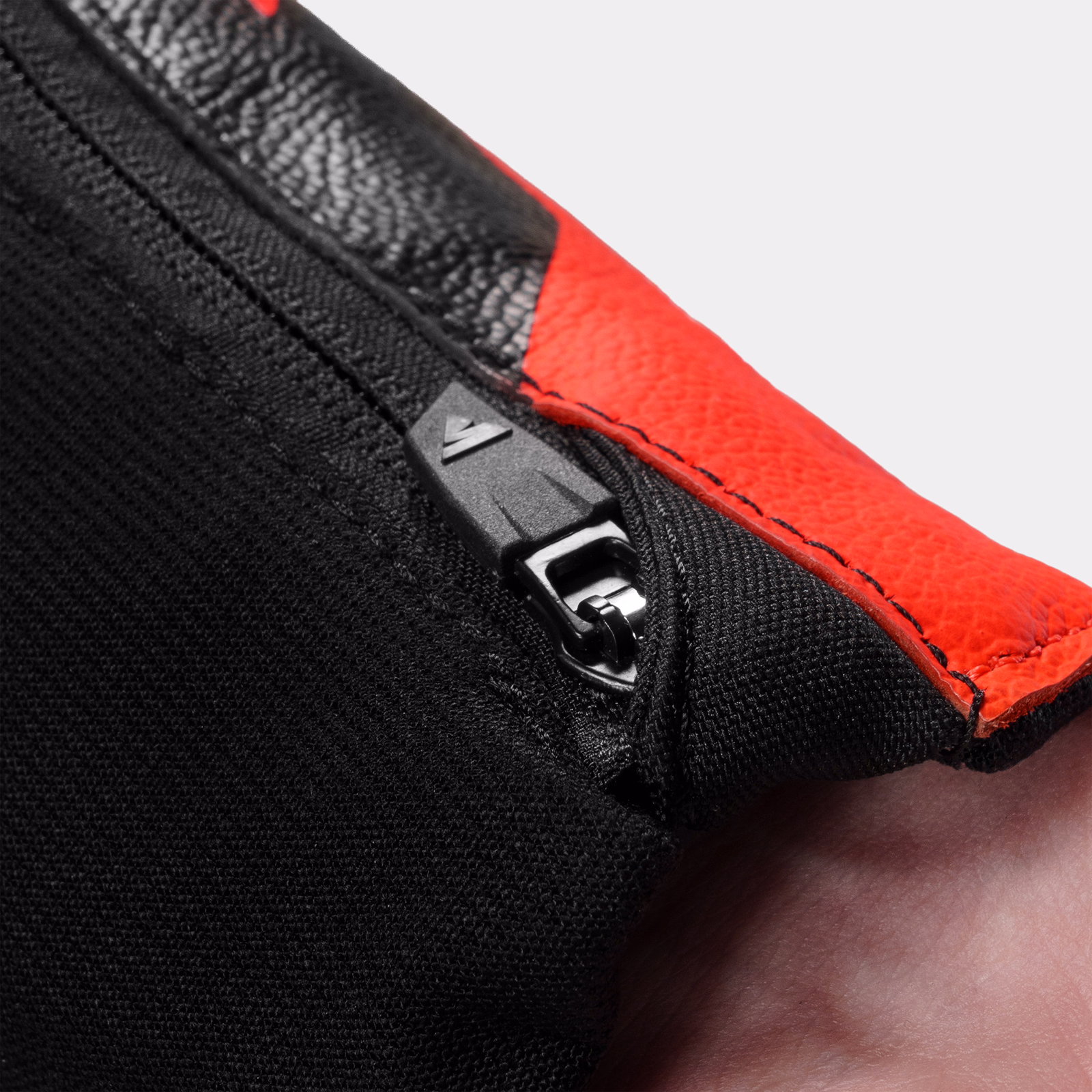 20_SHIMA_MISSION RS_SUIT_MEN_BLACK RED