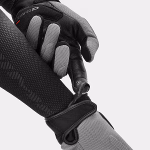 SHIMA_SONIC_GLV_GREY_LOOKBOOK_10