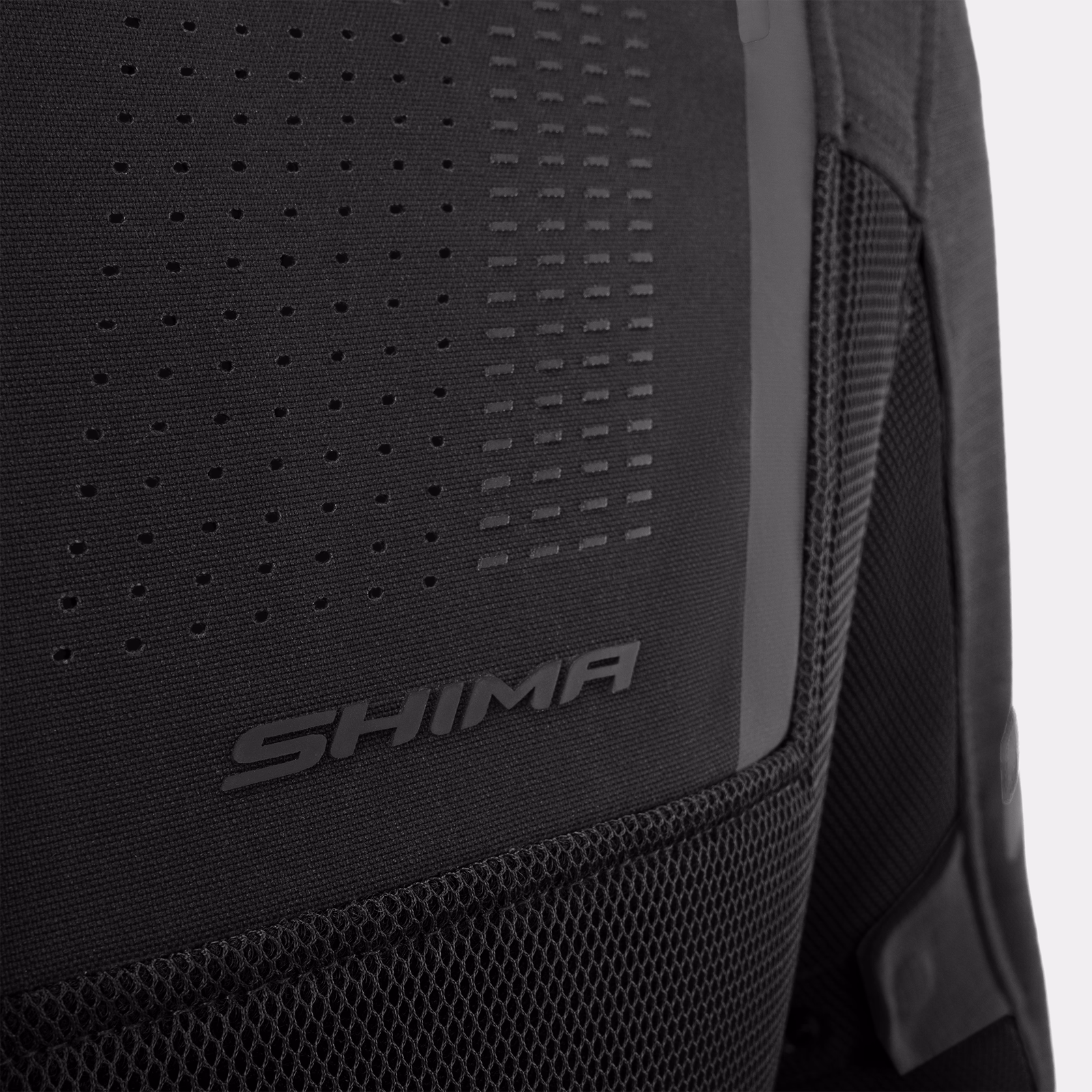 23_SHIMA_RUSH 30 AIR G2_JKT_BLACK