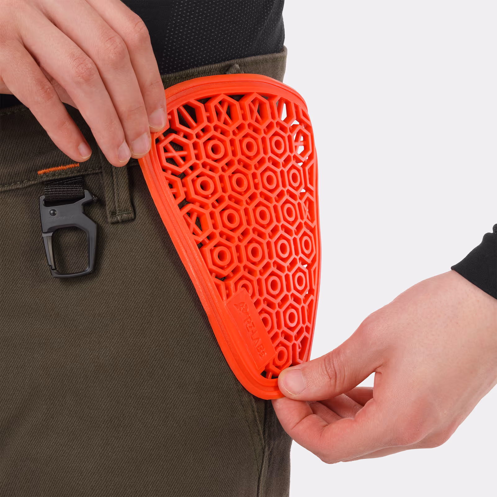 08_SHIMA_RECON_PNT_MEN_GREEN_2500x2500