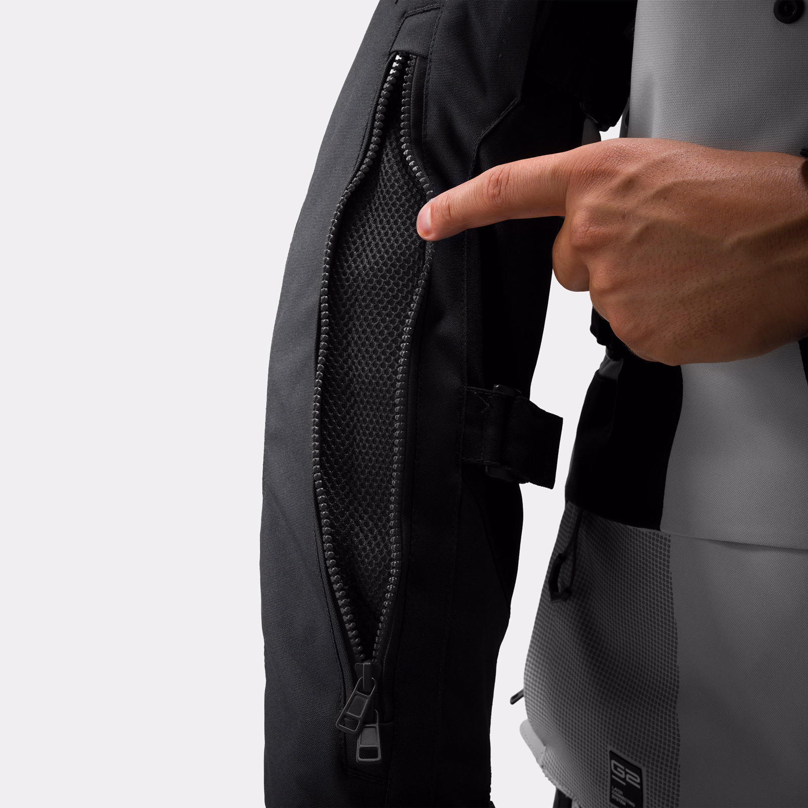 17_SHIMA_HERO 3 G2_MEN_JKT_GREY BLACK